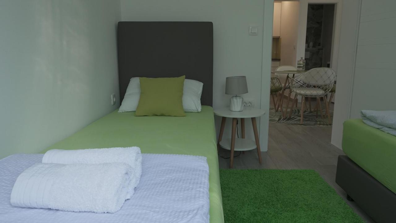 Apartments Bestak คิร์ก ภายนอก รูปภาพ