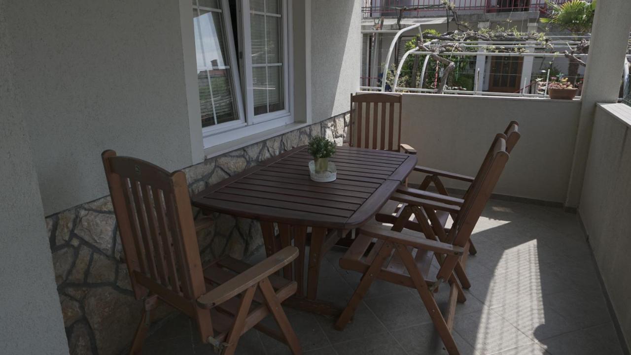 Apartments Bestak คิร์ก ภายนอก รูปภาพ